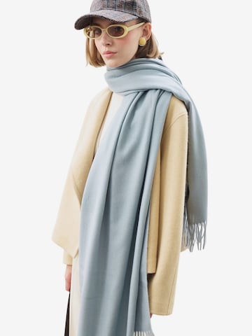 MANUKA Scarf in Blue: front