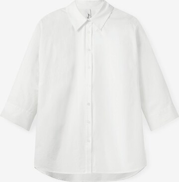 SHEEGO Blouse in White: front