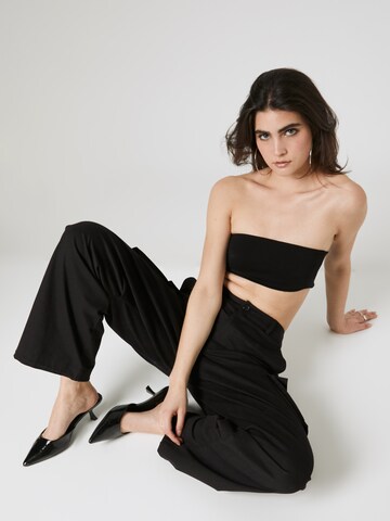 LENI KLUM x ABOUT YOU - Top 'Nicola' em preto