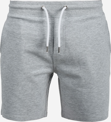 !Solid Regular Sweatshorts 'Tamp' in Grau: predná strana