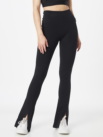 Urban Classics Flared Leggings in Black: front