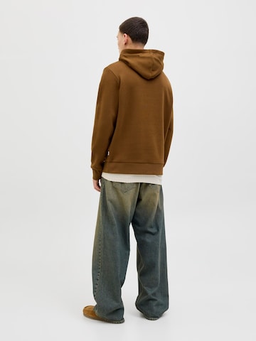 JACK & JONES Sweatshirt in Bruin