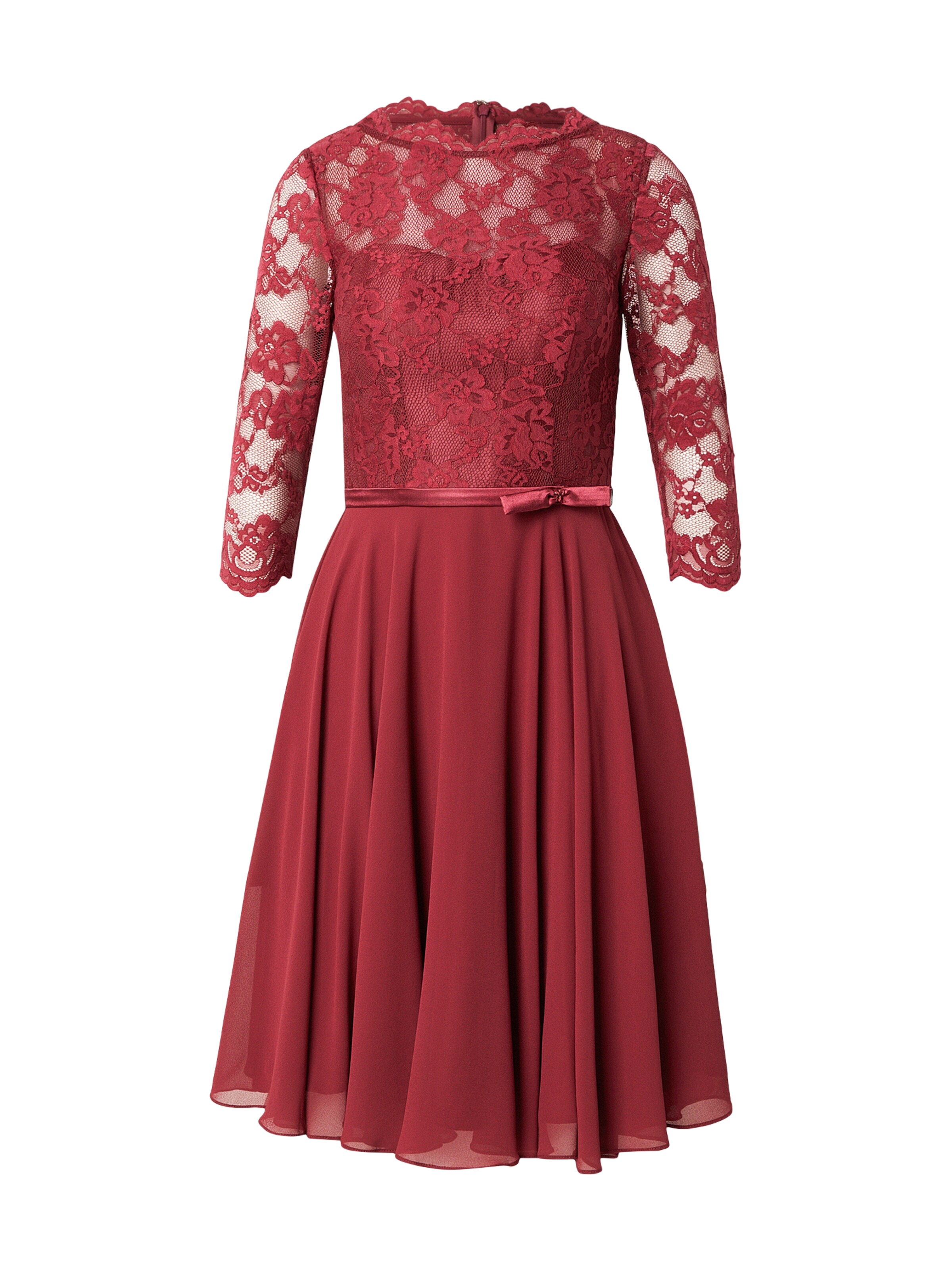 sarkans mascara Vakarkleita: no priekšpuses