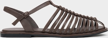 Estro Sandals '5928-12' in Brown: front