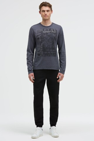 CAMP DAVID Shirt in Blue: front