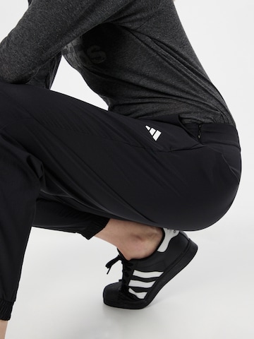 ADIDAS PERFORMANCE Tapered Sporthose 'Train Essentials ' in Schwarz