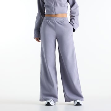 new balance Wide leg Broek 'Brushed Coastal Fleece Pant' in Grijs: voorkant