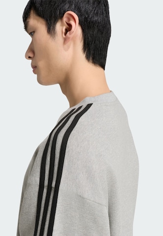 ADIDAS SPORTSWEAR - Sweatshirt de desporto 'Essentials' em cinzento