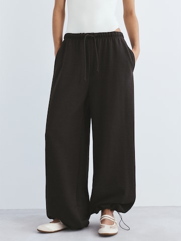 Pull&Bear Široký strih Nohavice - Hnedá: predná strana