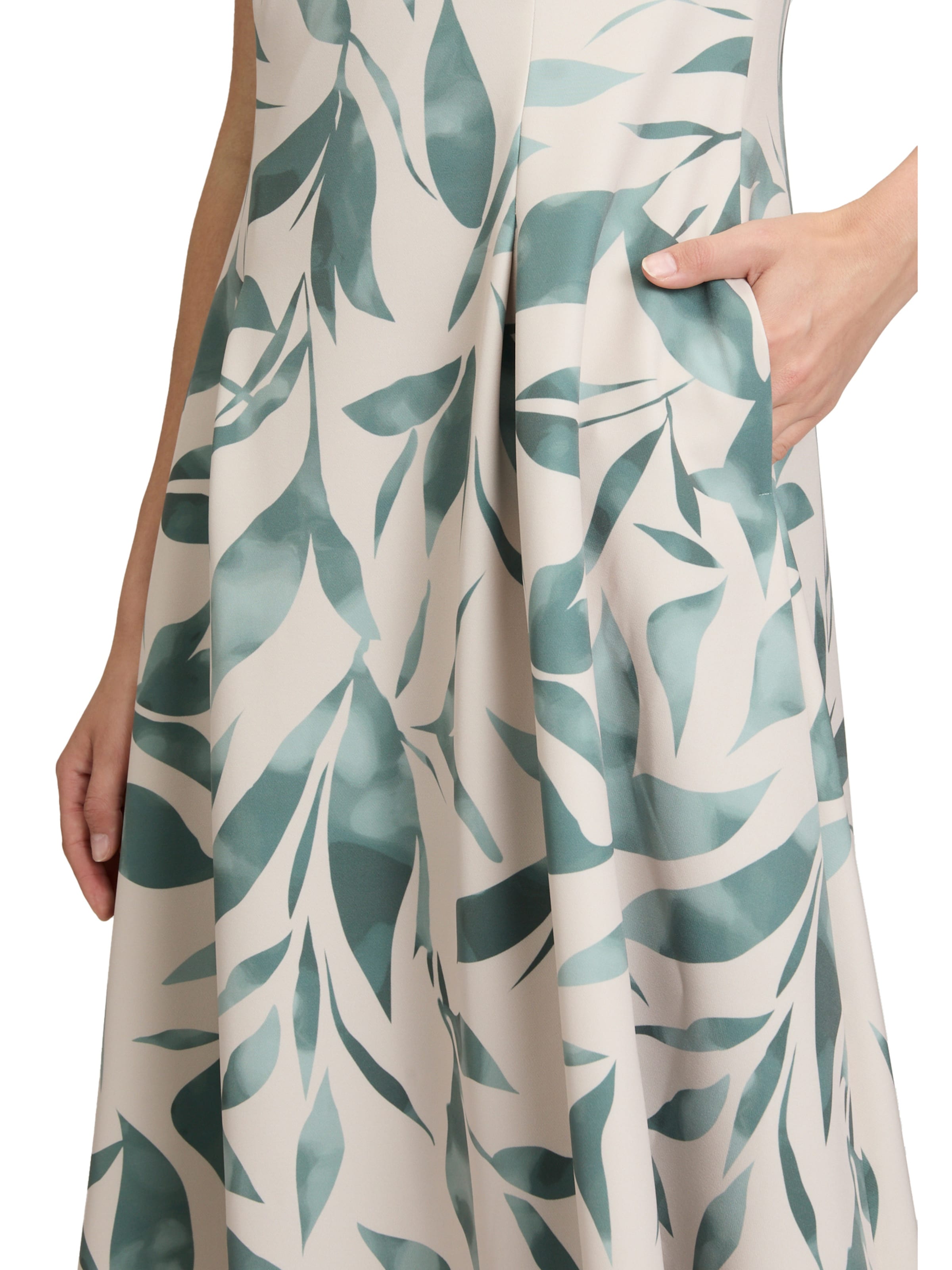 Robe de cocktail Betty & Co en beige