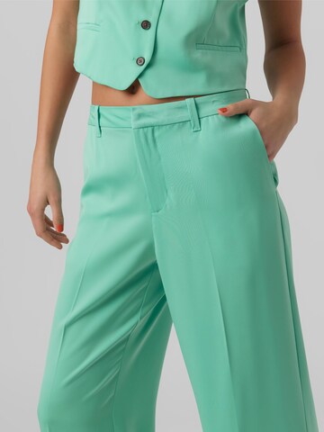 VERO MODA Loose fit Trousers with creases 'AYOEMINTE' in Green