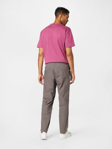 WEEKDAY Regular Trousers 'Gil' in Grey