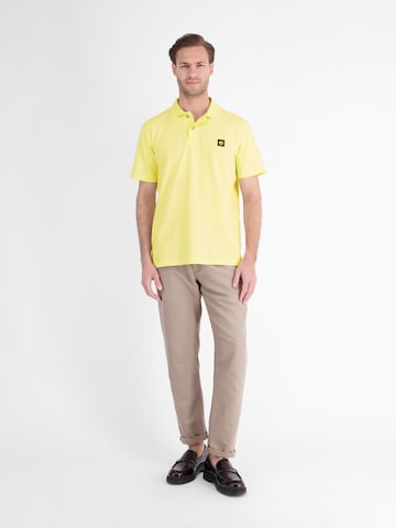 LERROS Maskulines Poloshirt aus Baumwolle mit griffiger Struktur in Gelb