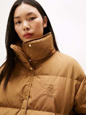 TOMMY HILFIGER Prehodna jakna | rjava barva