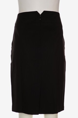 Banana Republic Skirt in S in Black