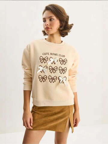 Bianco Lucci - Sweatshirt 'Sweatshirts' em bege
