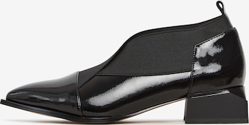 Chaussure basse CESARE GASPARI en noir : devant