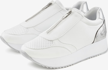 LASCANA Sneakers in White