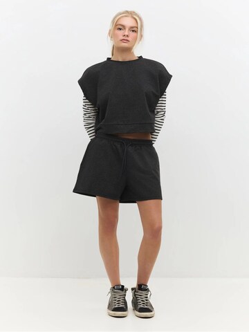 No Matter What Loosefit Broek in Zwart: voorkant