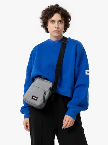 Sac à bandoulière EASTPAK en gris