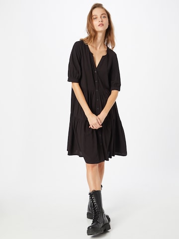 Robe-chemise QS en noir : devant