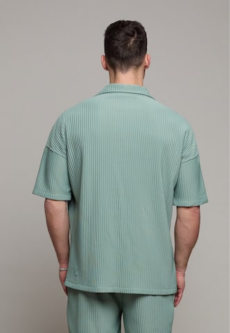 Distorted People Shirt in Green