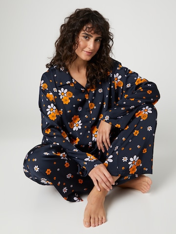 florence by mills exclusive for ABOUT YOU Pyjama 'Marou' värissä sininen