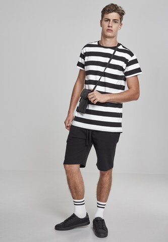 Tricou de la Urban Classics pe negru