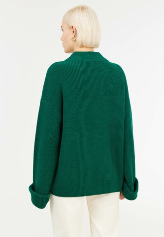TOPTOP STUDIO Sweater in Green