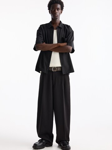 Pull&Bear Wide leg Pleat-front trousers in Black