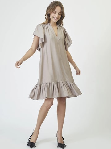 Robe ' Hera' co'couture en marron