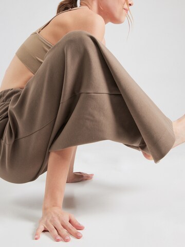 Wide Leg Pantalon de sport Moonchild Yoga Wear en marron