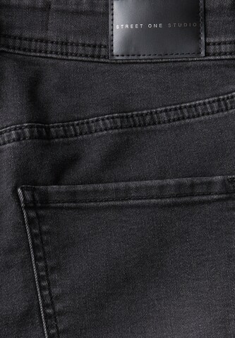 Street One Studio Bootcut Jeans in Schwarz