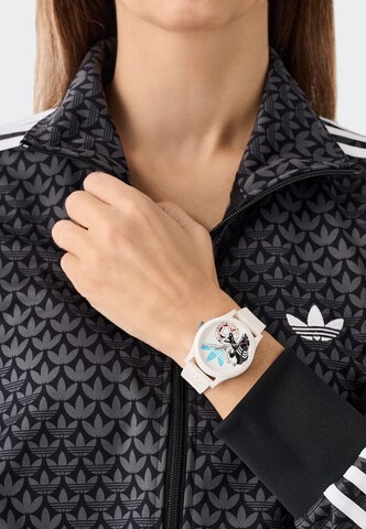 Montre à affichage analogique ADIDAS ORIGINALS en blanc