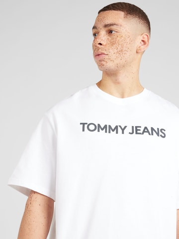 Tricou 'CLASSICS' de la Tommy Jeans pe alb