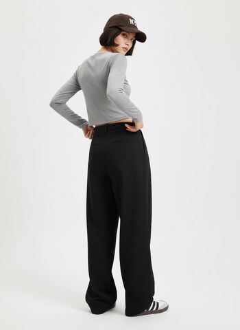 studioselect Wide leg Pleat-Front Pants 'Miriam' in Black