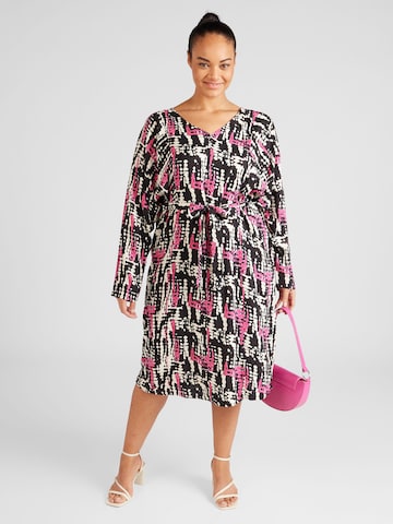 Robe 'MARGOT' ONLY Carmakoma en mélange de couleurs
