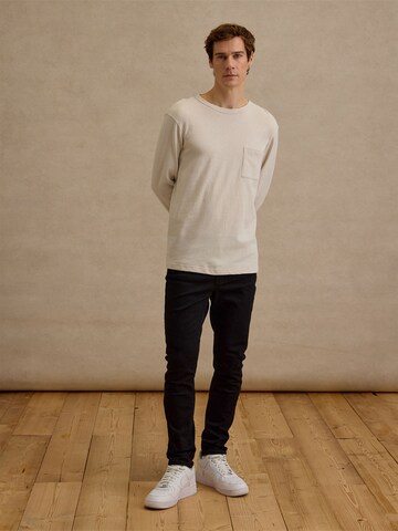 DAN FOX APPAREL Футболка 'Linus' в Белый