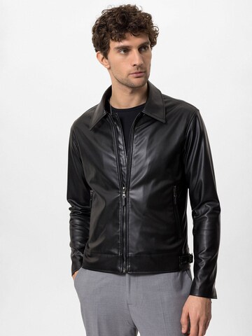Manteau mi-saison Antioch en noir : devant