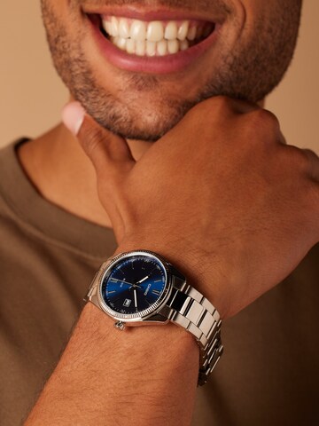 Montre à affichage analogique 'MTP-1302PD-2AVEF' CASIO en argent