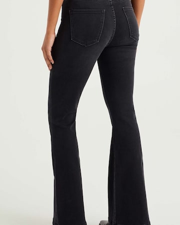 WE Fashion Flared Jeans in Black