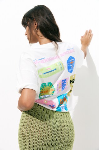 Tricou de la Pull&Bear pe alb