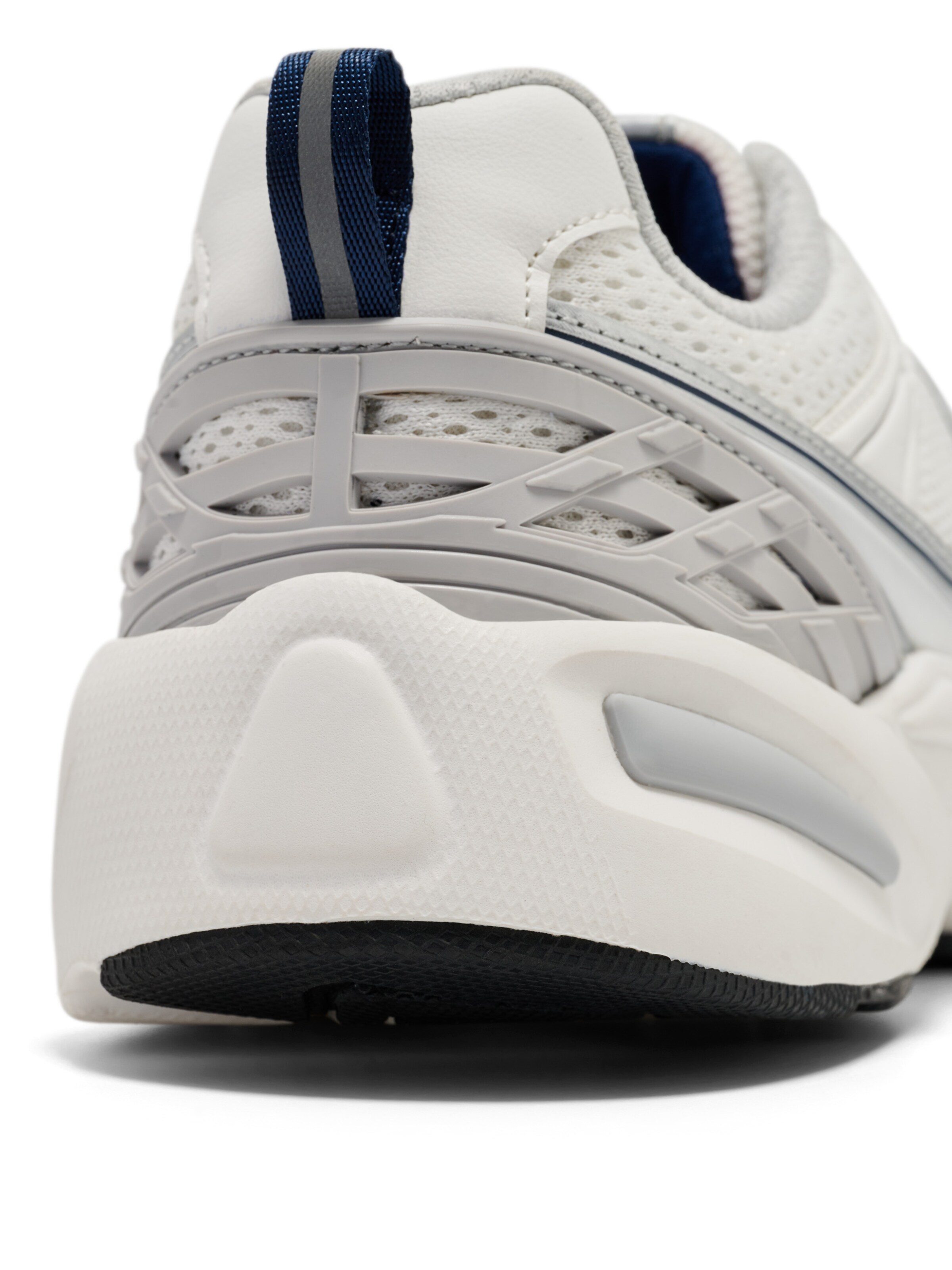 Sneaker bassa di Hummel in bianco