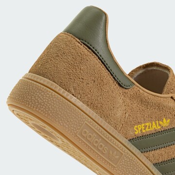 ADIDAS ORIGINALS Trampki niskie 'Handball Spezial' w kolorze beżowy