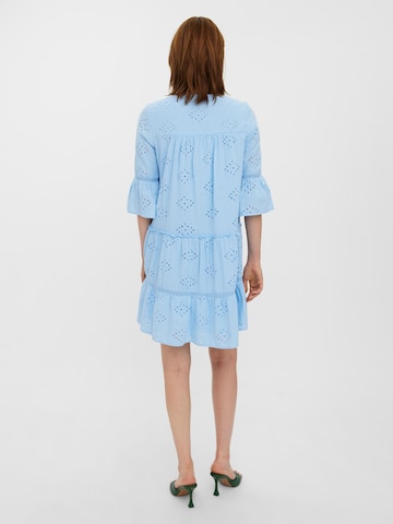 Vero Moda Petite Sukienka 'Dicthe' w kolorze niebieski