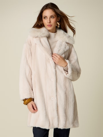 oltre Between-Seasons Coat in White