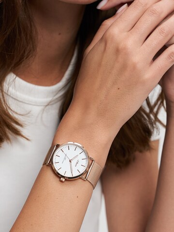 s.Oliver Analoguhr in Gold: Vorderseite