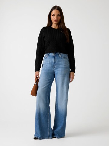 GUESS Pullover in Schwarz