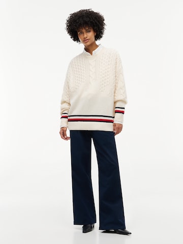 Tommy Jeans Tröja i beige