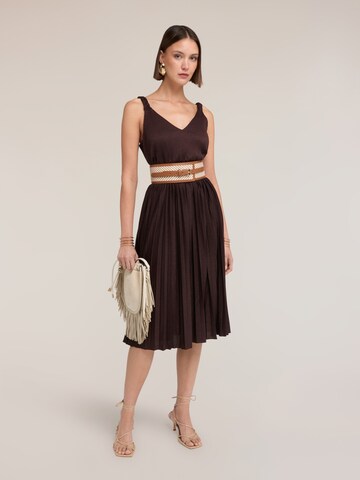 Robe MOTIVI en marron